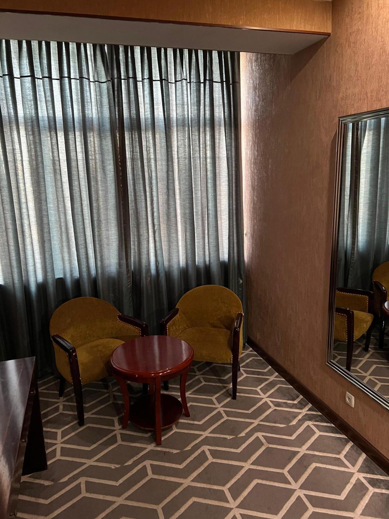 Sary Arka Hotel シムケント エクステリア 写真